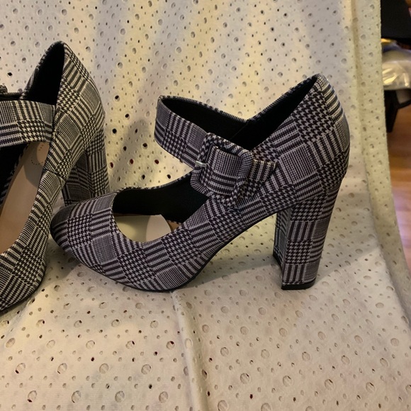 Comfort Est. 1946 Mary Jane Pumps - Picture 5 of 16